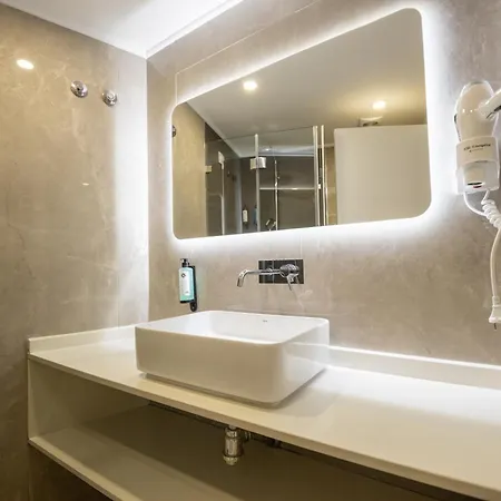 The Icons 3* リスボン