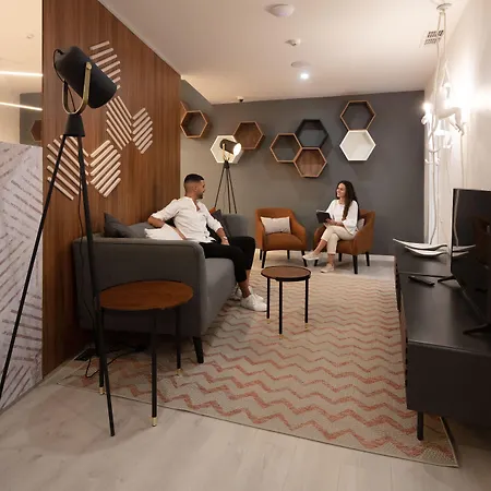 Отель The Icons