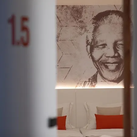 Отель The Icons 3*